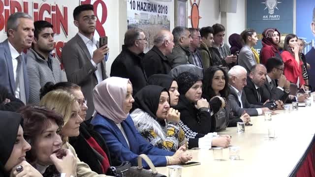 Binali Yıldırım AK Parti Kocaeli İl Başkanlığını ziyaret etti