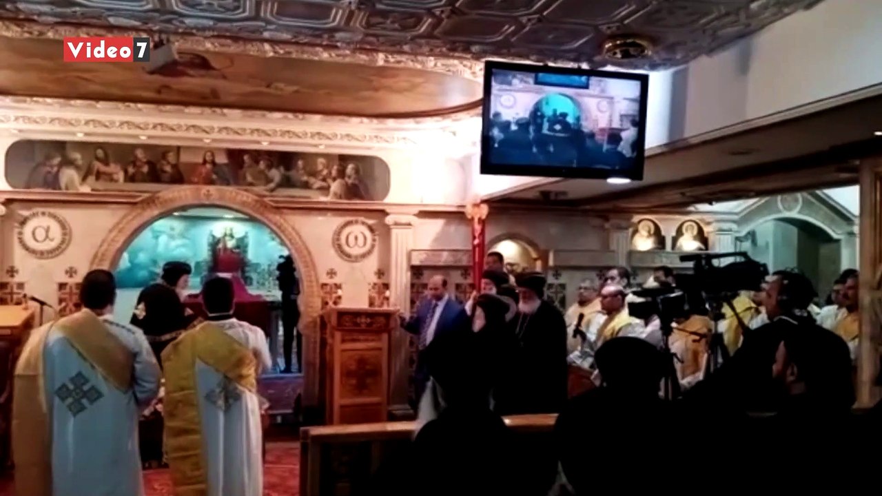 البابا يلتقى كهنة إيبارشيات سوهاج الستة داخل مطرانية سوهاج