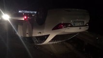Aksident i frikshëm në Vlorë, makina përmbyset në autostradë, shpëton paq shoferja