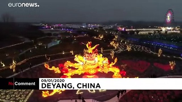 Китай: фестиваль фонарей в Дэяне