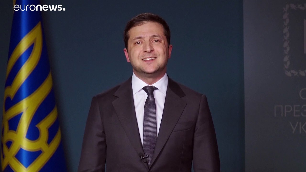 Iran: proteste a Teheran e in altre città, la folla grida "via Khamenei"