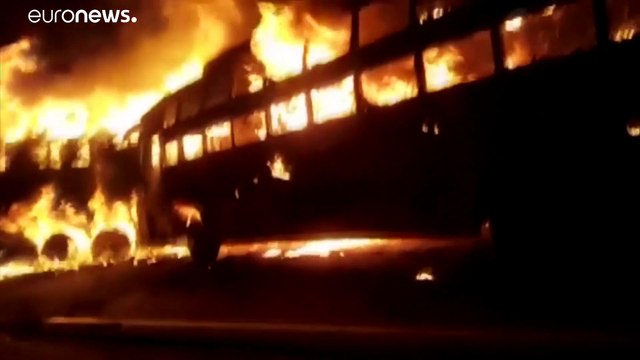 شاهد: عشرون قتيلاً على الأقل في حادث تصادم بين حافلة وشاحنة شمال الهند