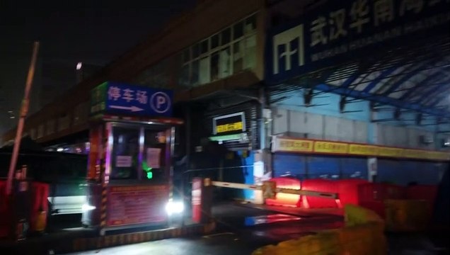 Autoridades sanitarias chinas reportan primera muerte por misterioso brote de neumonía
