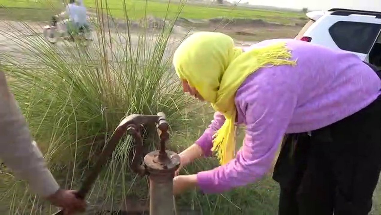 Drank from Pakistan Tube well water شربت من آبار مياه الباكستان