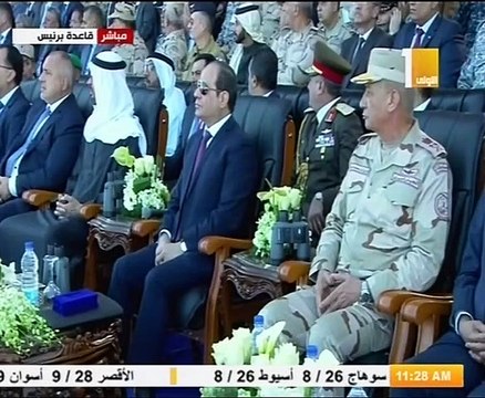 شاهد.. لحظة تزويد طائرتين بالوقود جوًا خلال عروض قاعدة برنيس الجوية