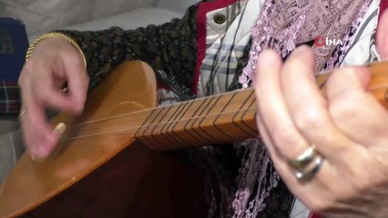 Kırşehir’in Kültür Bakanlığı onaylı tek kadın ozanı 'Ayşe öğretmen'