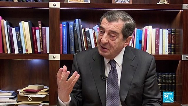 Lebanese politicians chased in public by activists