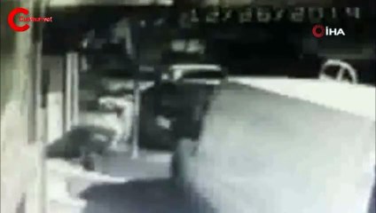 Öz annesini öldürdükten sonra cesedini böyle taşıdı!