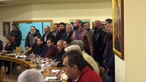 Το όχι υπό προϋποθέσεις του Θ. Καραίσκου στη Μαυρομαντήλα  έφερε ένταση και διαφωνίες στο έκτακτο δημοτικό συμβούλιο