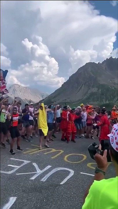FINALEMENT C’EST ÇA LE TOUR DE FRANCE ! Avant tout une énorme manifestation