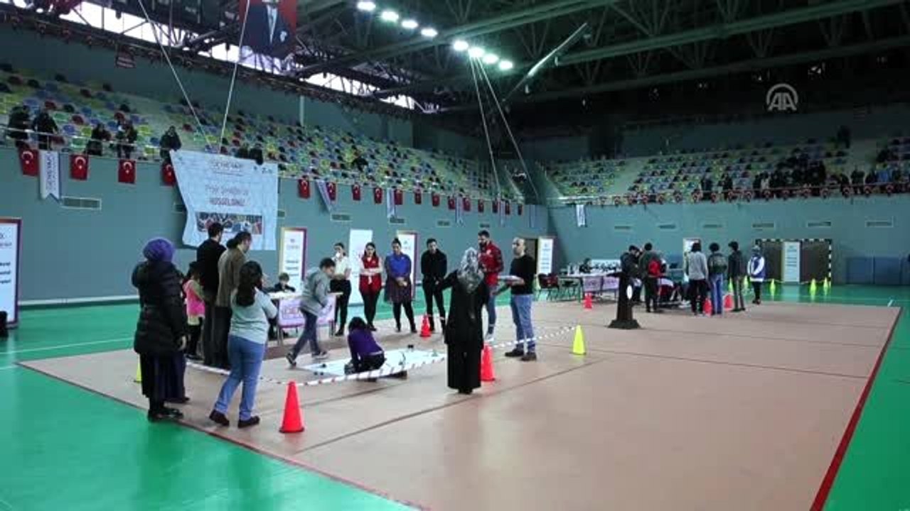 Robotik eğitim proje şenliği düzenlendi