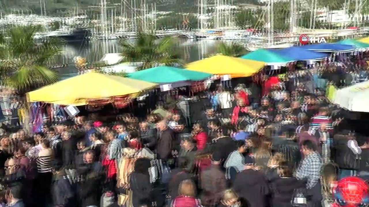 Hamsi için 1 kilometre kuyruk oluştu