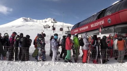 Erciyes'te hafta sonu yoğunluğu