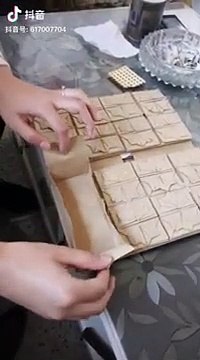 Découvrez cette pochette à plusieurs compartiments