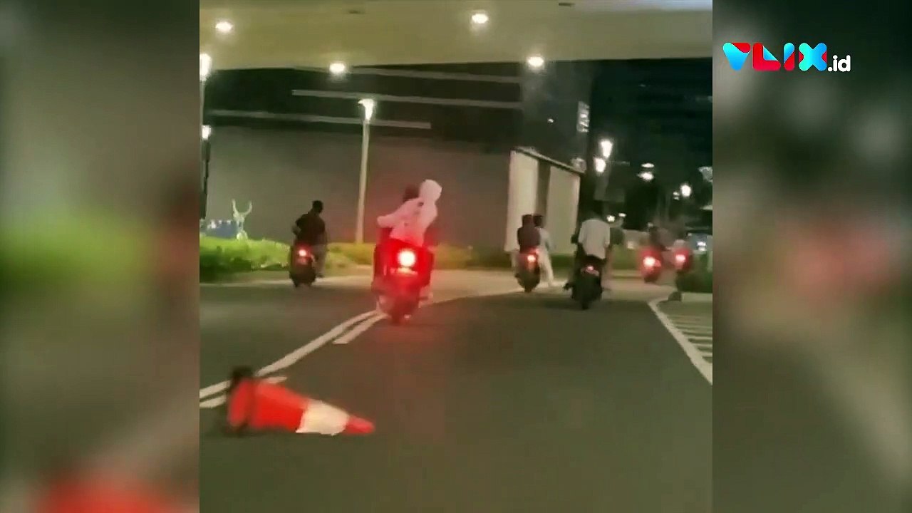 VIDEO: Geng Motor Seret-seret Traffic Cone di Jalan Sudirman