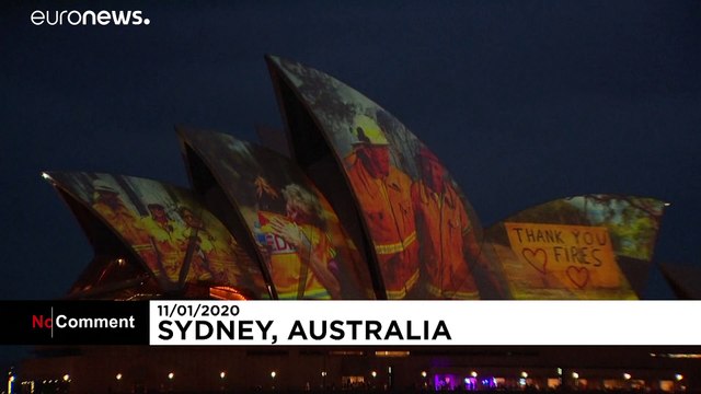 Avustralya’nın sembollerinden Sidney Opera Binası itfaiyeciler için aydınlatıldı