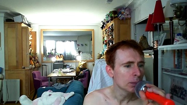 Wiwi égratigne selon la police de François Morel