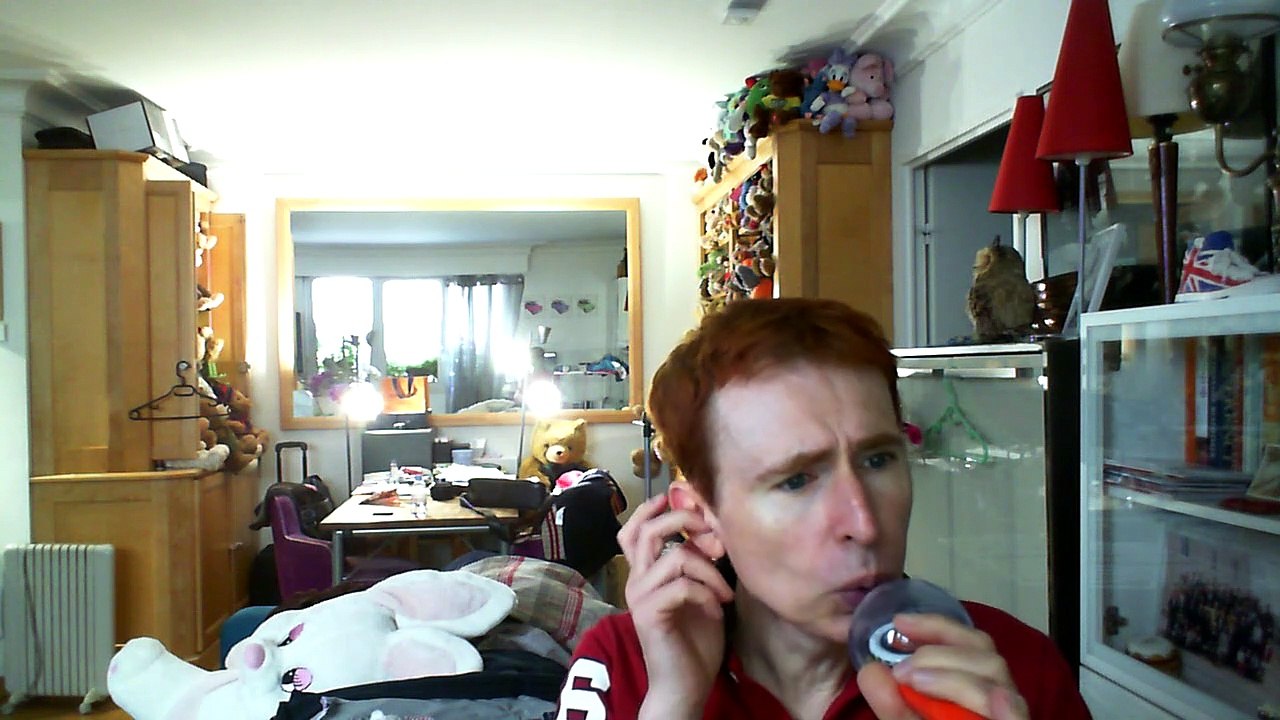 Wiwi égratigne "an ti moman selman" de Gertrude Seinin