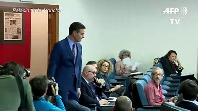 Sánchez defiende su gobierno de coalición en España con Podemos