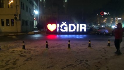Iğdır'a beklenen kar yağdı
