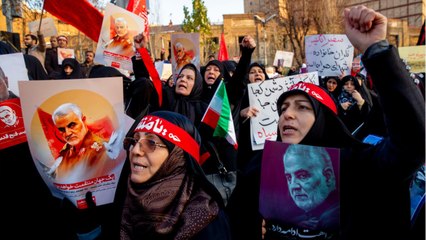 Protesters Demand Iran's Leaders Quit