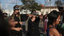 Mujeres guatemaltecas piden justicia por muerte de 41 niñas quemadas en 2017