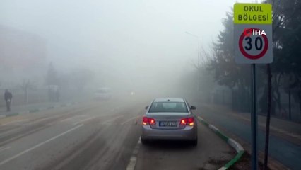 İnegöl ve Yenişehir'de yoğun sisten dolayı görüş mesafesi 1 metreye indi