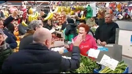 Bonaccini - Mancano 15 giorni al voto- sento intorno a me un grande entusiasmo ()