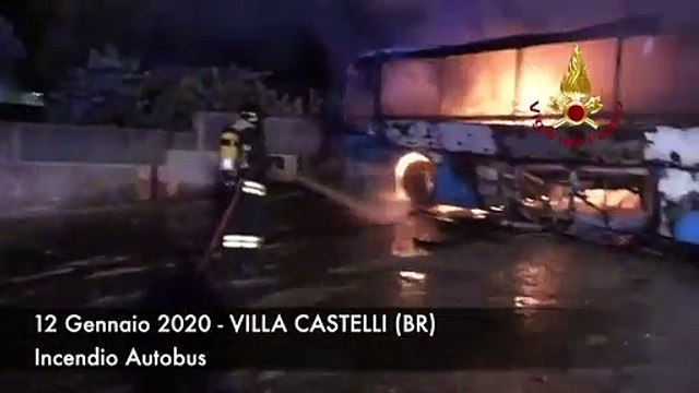 Villa Castelli (BR) - Incendio in deposito di autobus- tre mezzi distrutti (13.0)
