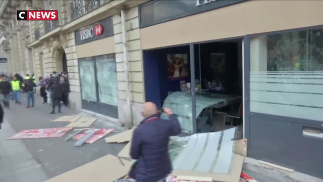 Grève contre la réforme des retraites : mobilisation en baisse mais violence accrue