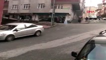 Gaziosmanpaşa'da sokak ortasında kadını sopayla döven kişi serbest bırakıldı