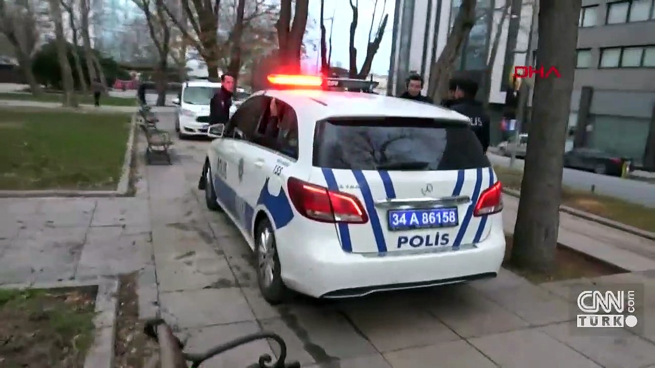 Taksim Gezi Parkı'nda polislere bıçakla saldırdı: 2 polis yaralı