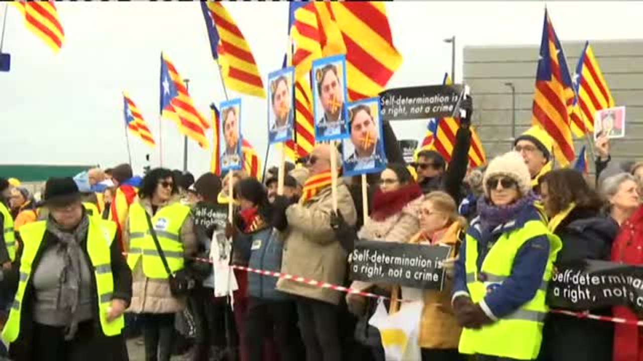 Torra acude a apoyar a Puigdemont en Estrasburgo y exige al Gobierno que "haga efectivas sus promesas"