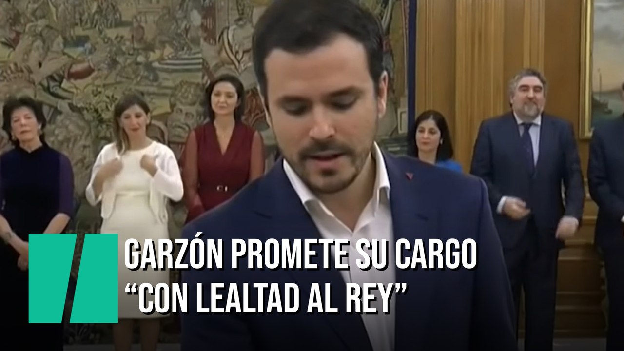 Garzón promete su cargo como ministro "con lealtad al rey"