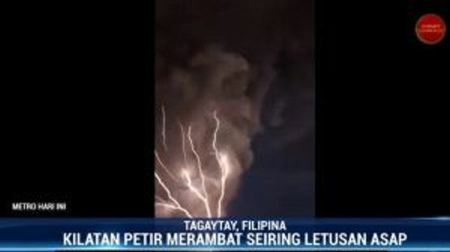 Rekaman Petir Keluar dari Kawah Gunung Taal