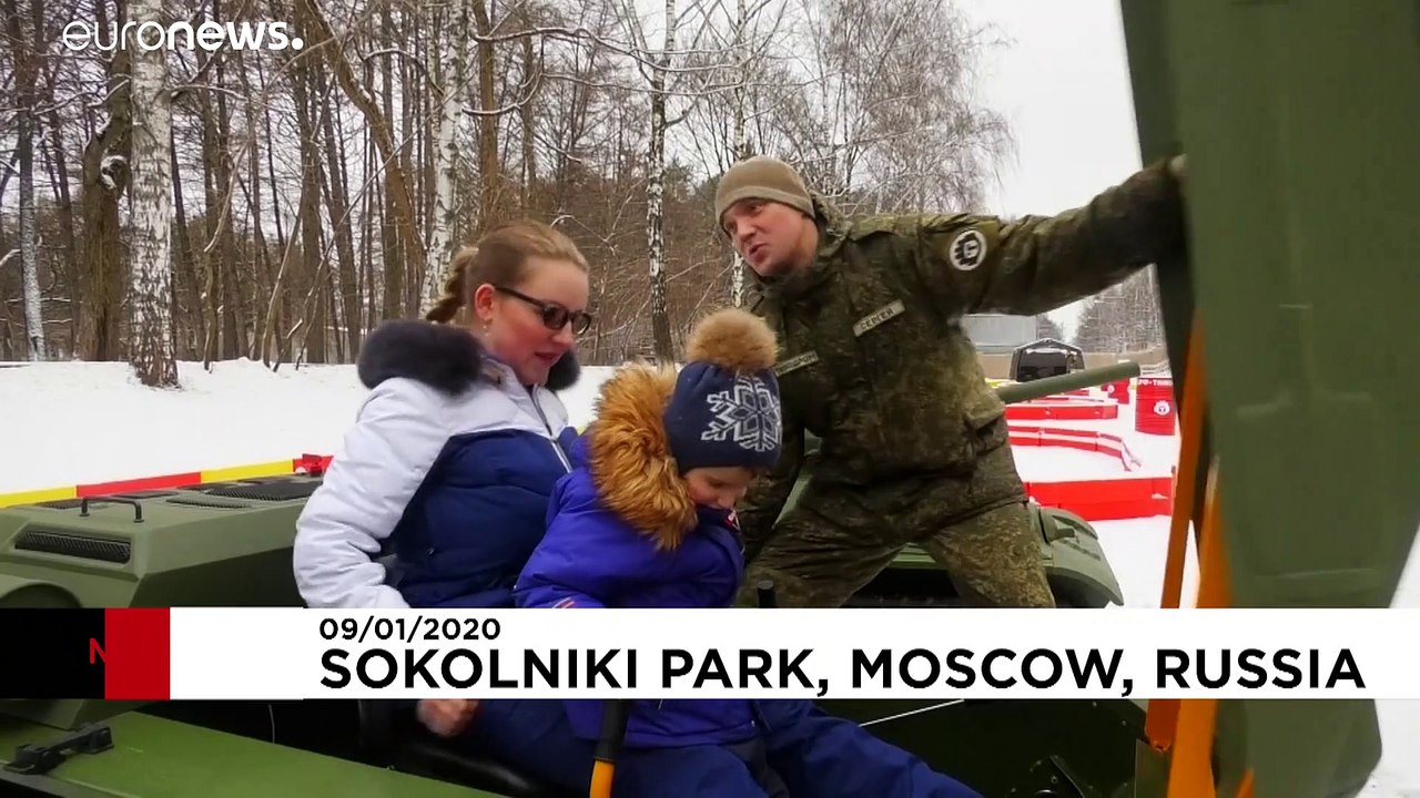 Früh übt sich: Kinder-Panzer in Moskau