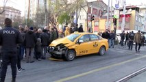 İstanbul-güngören'de trafik kazası, tramvay seferleri aksıyor