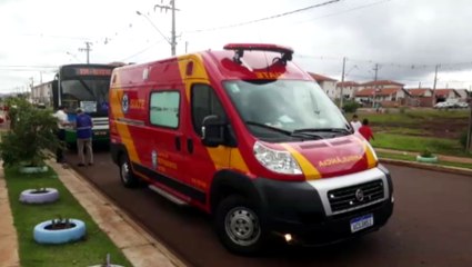 Mulher é atropelada por ônibus no Riviera