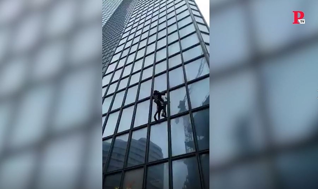 El Spider-Man francés, contra la reforma de las pensiones