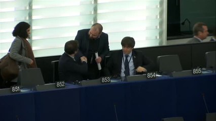 Download Video: Puigdemont y Comín se estrenan como eurodiputados en el primer pleno del año en Estrasburgo