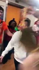 3.5 yıl tedavi görmesi sonucunda lösemiyi yenen gencin yakınlarının eşliğinde ‘kansersizlik’ zilini çaldığı o muhteşem an