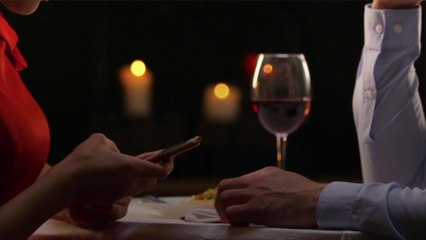 10 “Polite” Things You Do at Restaurants That Are Actually Quite Rude