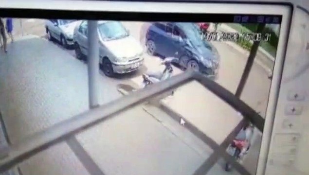 Susto: câmera registra colisão envolvendo três veículos no Floresta