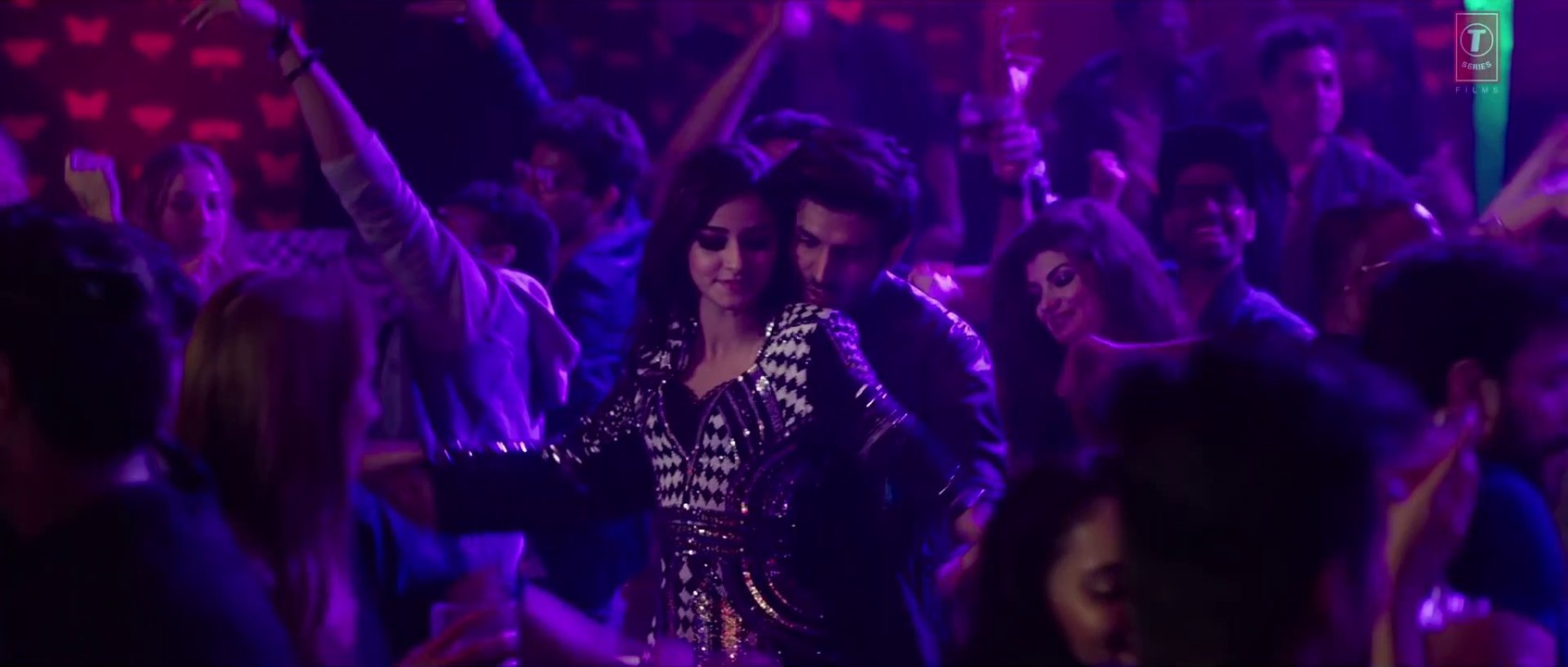 Dheeme Dheeme_ Pati Patni Aur Woh_Kartik A, Bhumi P,Ananya P_ Tony K, Neha K _ Tanishk B