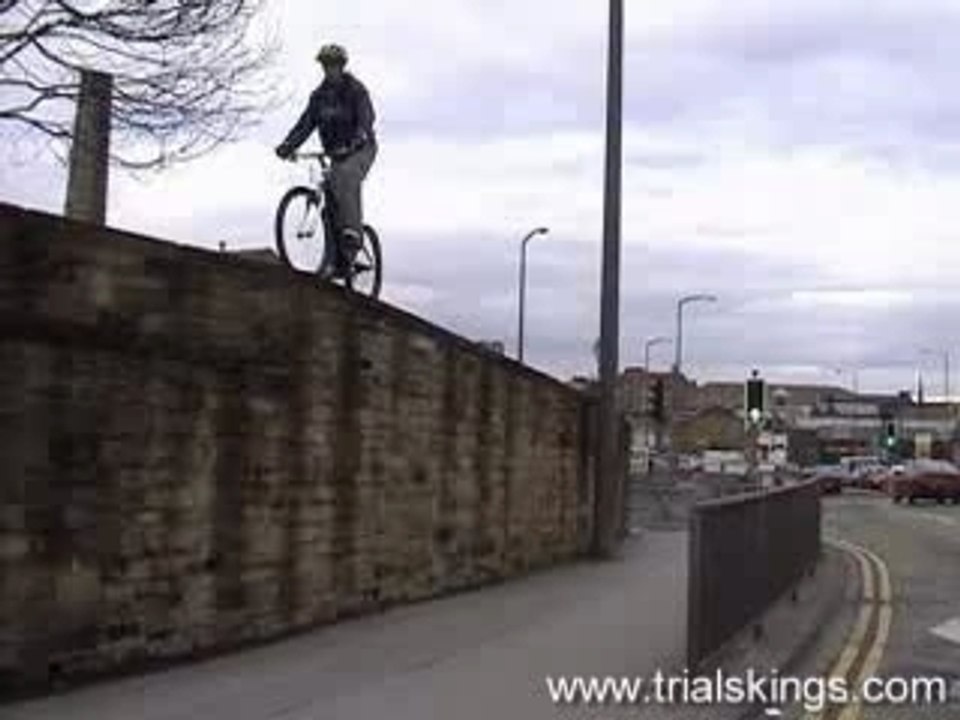 Vtt-trial-saut-mur