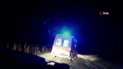 - Buzlanan yolda düşerek yaralanan öğretmen hastaneye kaldırıldı