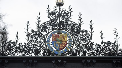 British Queen: "Prince Harry And Meghan Have My Blessing"