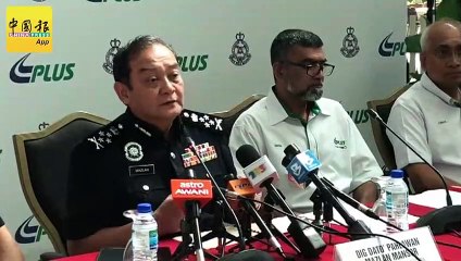 边驾车边看WhatsApp 交警逮到 开最重罚单