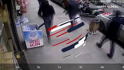 Hırsızlar camı kıramayınca geri kaçtılar