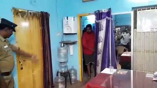 வெளிநாட்டு அமைப்பிடமிருந்து ரூ 300 கோடி பரிசு.. விவசாயியிடம் ரூ 1.17 கோடி மோசடி செய்த கும்பல் கைது - வீடியோ
